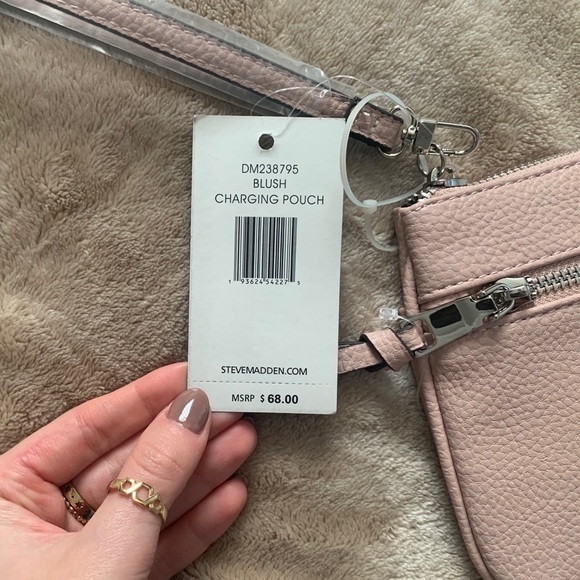 Steve Madden Pink Wristlet - Picture 3 of 4